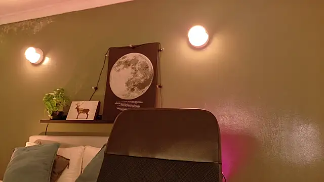 Snapshot of Taylorsmitth_ chatting on October 28, 2025, 11:42 am Taylorsmitth online show from October 28, 2025, 11:42 am