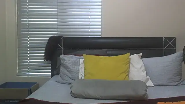 SweetBerryBliss online show from September 9, 2025, 2:26 pm