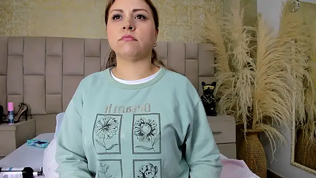 Snapshot of cloesummerr_ chatting on December 14, 2025, 12:11 pm cloesummerr online show from December 14, 2025, 12:11 pm