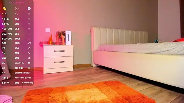 Clarity Yumi online show from December 4, 2025, 2:54 am