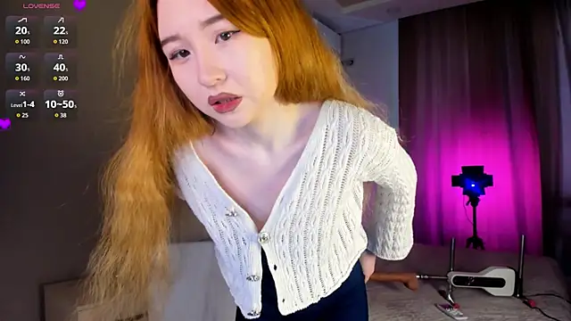 Clarity Yumi online show from November 1, 2025, 12:54 pm