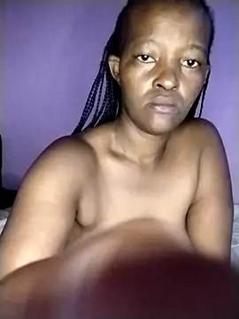 Snapshot of curvyyyyBabe chatting on December 2, 2025, 10:00 pm curvyyyyBabe online show from December 2, 2025, 10:00 pm