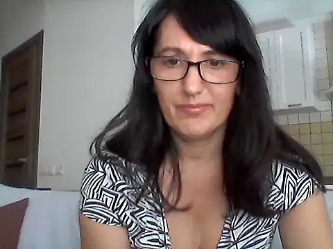 Snapshot of Elena48324 chatting on July 11, 2026, 3:01 pm Elena48324 online show from July 11, 2026, 3:01 pm