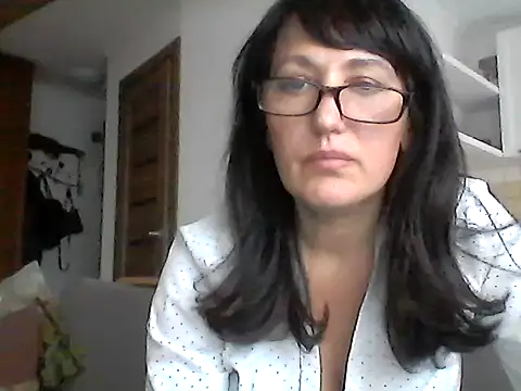 Elena48324 online show from November 8, 2025, 1:03 pm