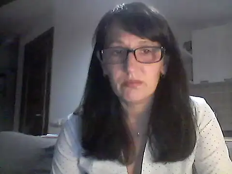 Snapshot of Elena48324 chatting on June 17, 2026, 6:29 pm Elena48324 online show from June 17, 2026, 6:29 pm