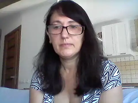 Snapshot of Elena48324 chatting on July 4, 2026, 5:58 am Elena48324 online show from July 4, 2026, 5:58 am