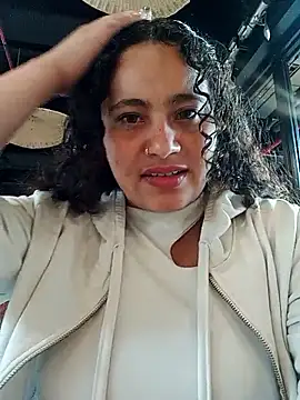 Snapshot of Yaya_watson chatting on October 28, 2025, 6:40 pm Yaya watson online show from October 28, 2025, 6:40 pm