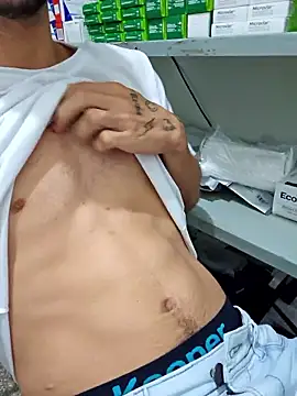 Snapshot of Saraiva2002 chatting on October 9, 2025, 11:55 am Saraiva2002 online show from October 9, 2025, 11:55 am