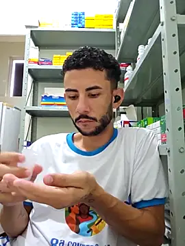 Snapshot of Saraiva2002 chatting on September 18, 2025, 1:14 pm Saraiva2002 online show from September 18, 2025, 1:14 pm