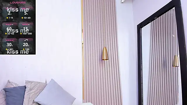 Skylar Smith  online show from December 4, 2025, 12:37 pm