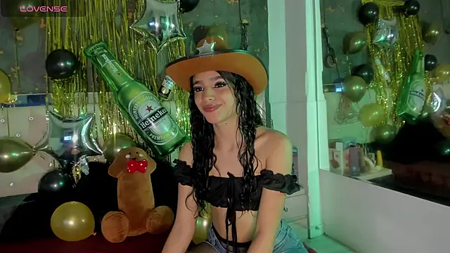 Viiolettlopez online show from October 2, 2025, 1:03 pm