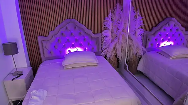 Starbutterflyy  online show from March 7, 2026, 4:08 am