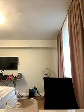 AmandaStoun online show from September 25, 2025, 10:10 am