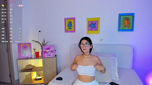 AprilAddams  online show from September 29, 2025, 9:20 pm