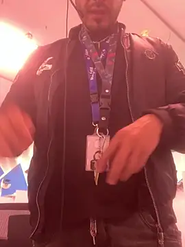 malek xarx  online show from December 1, 2025, 3:35 pm