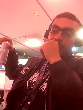 malek xarx  online show from December 5, 2025, 5:11 pm