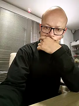 Snapshot of zain_kreigger chatting on September 14, 2025, 5:35 pm zain kreigger online show from September 14, 2025, 5:35 pm