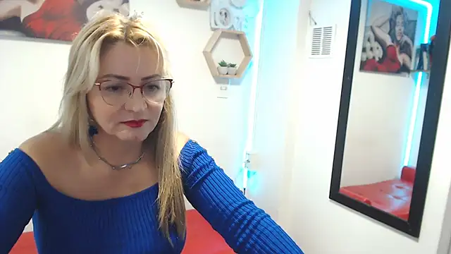 Snapshot of DIVAX_MONSERRAT chatting on November 13, 2025, 8:35 pm DIVAX MONSERRAT online show from November 13, 2025, 8:35 pm