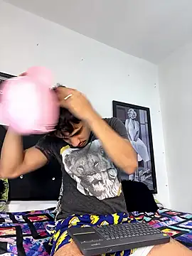 Snapshot of Luke_Stone chatting on January 10, 2026, 8:37 pm Luke Stone online show from January 10, 2026, 8:37 pm