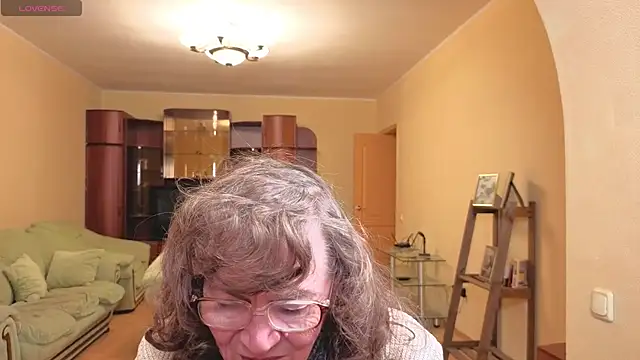 Snapshot of Betty_Brick chatting on May 5, 2026, 4:10 pm Betty Brick online show from May 5, 2026, 4:10 pm