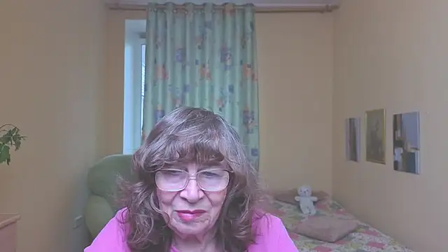 Snapshot of Betty_Brick chatting on May 7, 2026, 12:52 pm Betty Brick online show from May 7, 2026, 12:52 pm