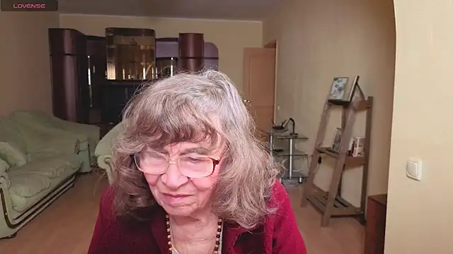 Snapshot of Betty_Brick chatting on April 29, 2026, 5:30 pm Betty Brick online show from April 29, 2026, 5:30 pm
