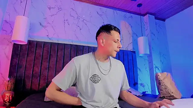 Dustin Sonne online show from December 19, 2025, 3:43 am