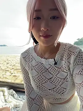 Snapshot of winter11 chatting on June 18, 2026, 9:14 am winter11 online show from June 18, 2026, 9:14 am