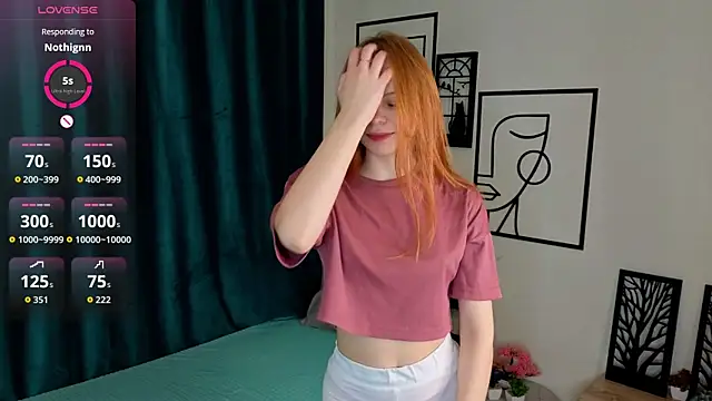 Snapshot of SynnoveBann chatting on November 11, 2025, 1:44 am SynnoveBann online show from November 11, 2025, 1:44 am