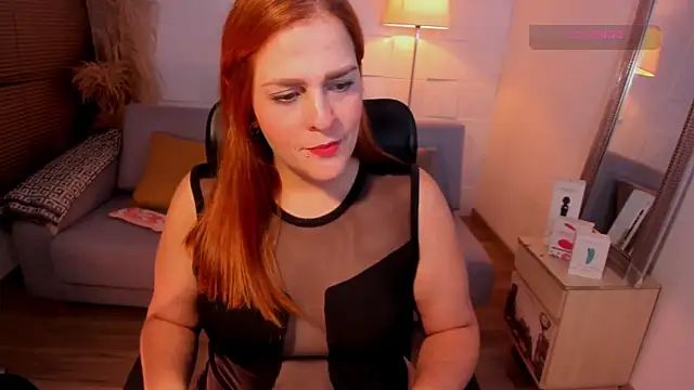 iamxamira online show from December 3, 2025, 12:59 pm