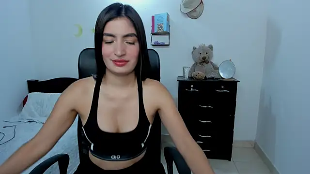 Snapshot of Sweet_Amanda_95 chatting on December 19, 2025, 4:27 am Sweet Amanda 95 online show from December 19, 2025, 4:27 am