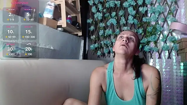 darling hott online show from April 7, 2026, 8:49 am