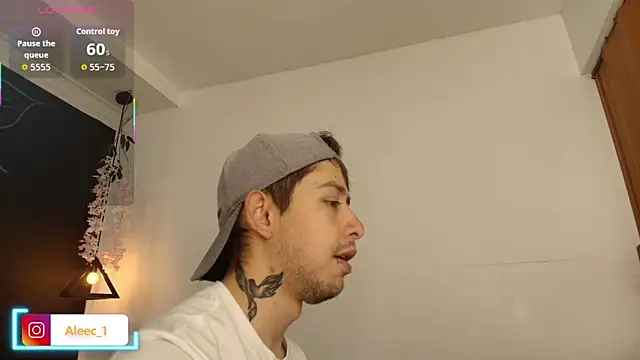 Snapshot of Aleecandrews chatting on November 28, 2025, 7:47 pm Aleecandrews online show from November 28, 2025, 7:47 pm