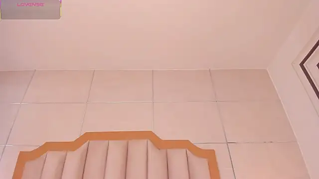 MaddieParker online show from November 18, 2025, 11:15 pm