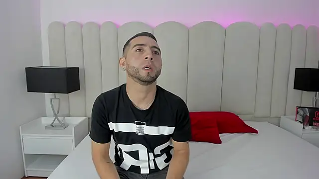 Snapshot of Lushian_ chatting on December 5, 2025, 2:37 pm Lushian online show from December 5, 2025, 2:37 pm