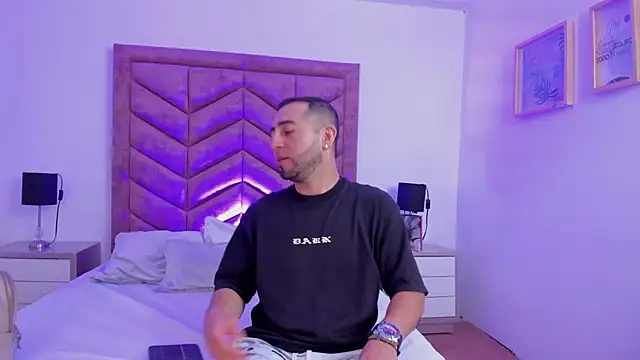 Snapshot of Lushian_ chatting on October 25, 2025, 3:34 pm Lushian online show from October 25, 2025, 3:34 pm