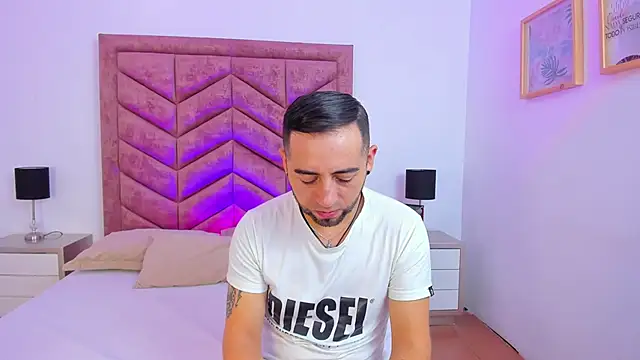 Snapshot of Lushian_ chatting on February 13, 2026, 3:23 pm Lushian online show from February 13, 2026, 3:23 pm