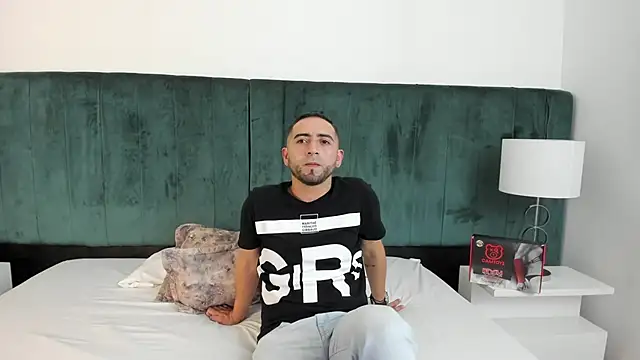 Snapshot of Lushian_ chatting on November 1, 2025, 11:09 pm Lushian online show from November 1, 2025, 11:09 pm