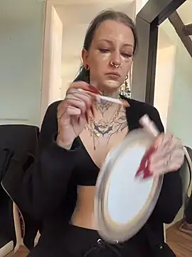 Snapshot of Seductively4_20 chatting on March 3, 2026, 9:16 am Seductively4 20 online show from March 3, 2026, 9:16 am