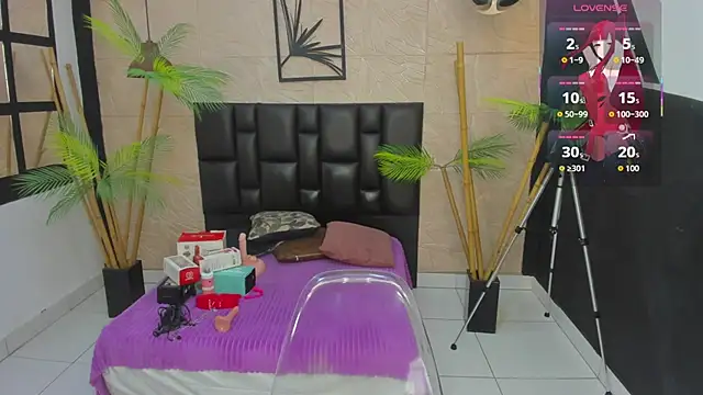 Snapshot of alana_bonny chatting on September 22, 2025, 11:38 am alana bonny online show from September 22, 2025, 11:38 am