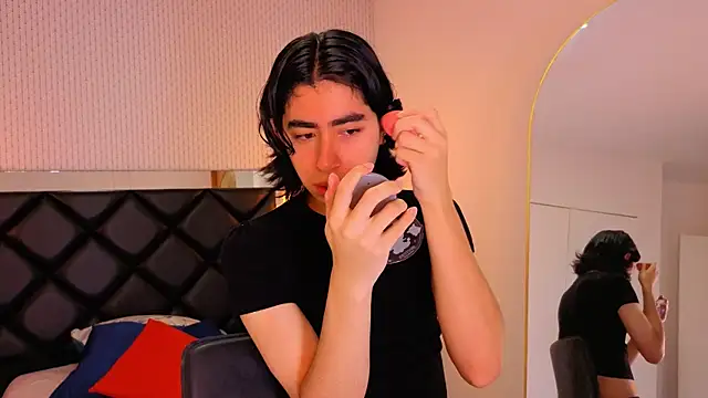 Snapshot of ryo_light chatting on October 15, 2025, 8:39 pm ryo light online show from October 15, 2025, 8:39 pm