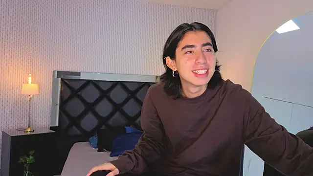 Snapshot of ryo_light chatting on October 1, 2025, 7:40 pm ryo light online show from October 1, 2025, 7:40 pm