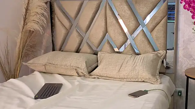 Snapshot of ryo_light chatting on November 26, 2025, 10:21 pm ryo light online show from November 26, 2025, 10:21 pm