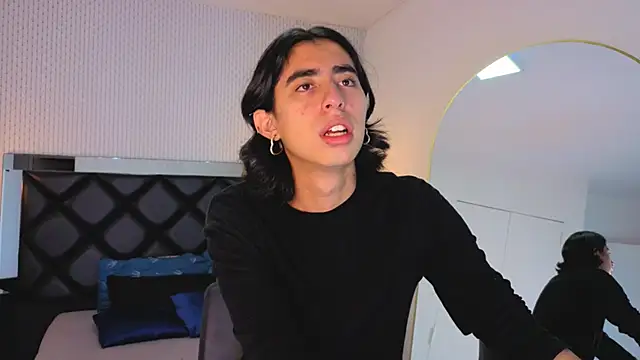 Snapshot of ryo_light chatting on October 2, 2025, 8:23 pm ryo light online show from October 2, 2025, 8:23 pm