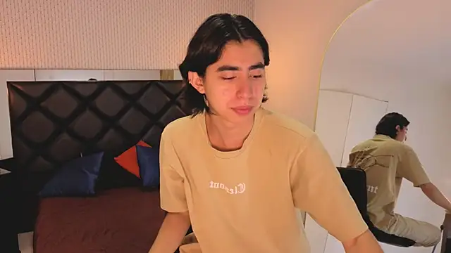 Snapshot of ryo_light chatting on October 5, 2025, 8:10 pm ryo light online show from October 5, 2025, 8:10 pm