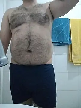 Snapshot of LeoMaduroSP chatting on December 14, 2025, 11:54 pm LeoMaduroSP online show from December 14, 2025, 11:54 pm