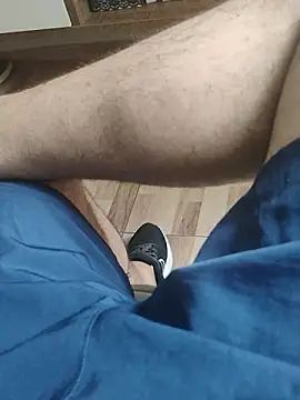 Snapshot of LeoMaduroSP chatting on December 15, 2025, 12:55 pm LeoMaduroSP online show from December 15, 2025, 12:55 pm