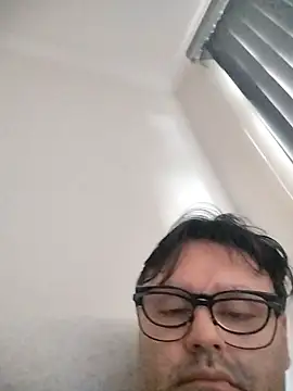 Snapshot of LeoMaduroSP chatting on November 8, 2025, 12:09 pm LeoMaduroSP online show from November 8, 2025, 12:09 pm