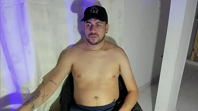 alehot223 online show from December 17, 2025, 5:23 am