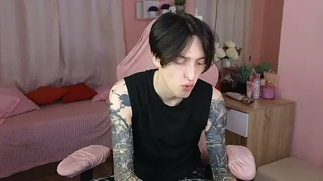 Snapshot of Martin_Jin chatting on November 10, 2025, 12:10 pm Martin Jin online show from November 10, 2025, 12:10 pm